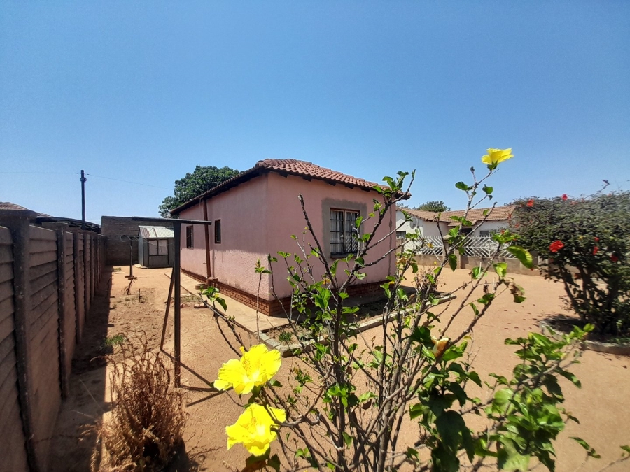 2 Bedroom Property for Sale in Mabopane Unit X North West